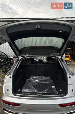 Позашляховик / Кросовер Audi Q5 2020 в 