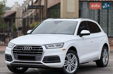 Внедорожник / Кроссовер Audi Q5 2018 в 