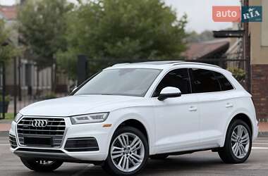 Внедорожник / Кроссовер Audi Q5 2018 в 