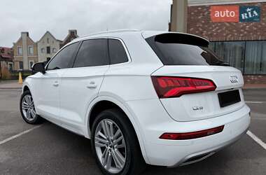 Внедорожник / Кроссовер Audi Q5 2018 в 