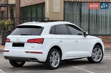 Внедорожник / Кроссовер Audi Q5 2018 в 