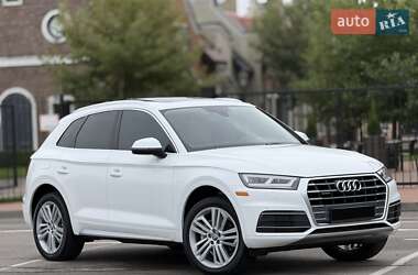 Внедорожник / Кроссовер Audi Q5 2018 в 