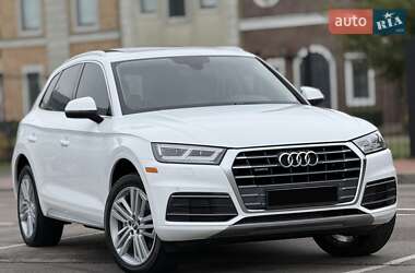 Внедорожник / Кроссовер Audi Q5 2018 в 