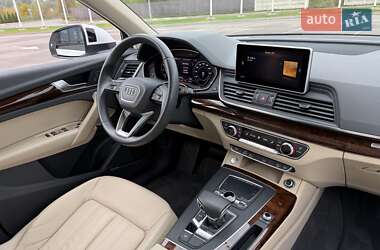 Внедорожник / Кроссовер Audi Q5 2018 в 