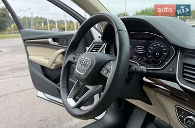 Внедорожник / Кроссовер Audi Q5 2018 в 