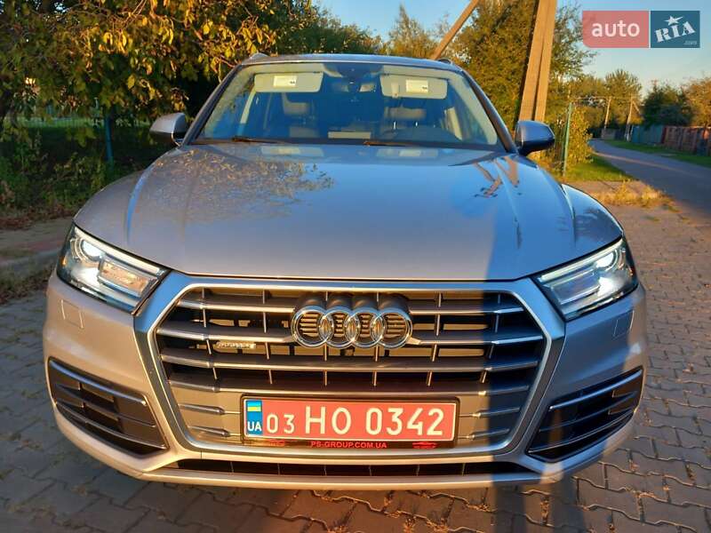 Внедорожник / Кроссовер Audi Q5 2017 в 
