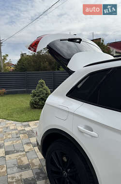 Внедорожник / Кроссовер Audi Q5 2021 в 