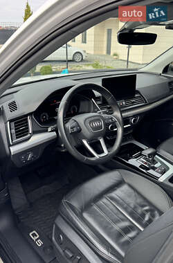 Внедорожник / Кроссовер Audi Q5 2021 в 