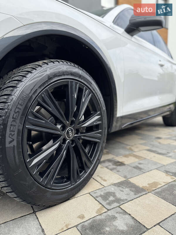 Внедорожник / Кроссовер Audi Q5 2021 в Львове