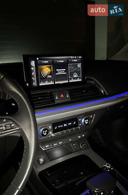 Внедорожник / Кроссовер Audi Q5 2021 в 