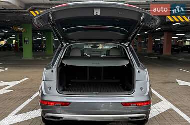 Внедорожник / Кроссовер Audi Q5 2018 в 