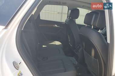 Позашляховик / Кросовер Audi Q5 2023 в 