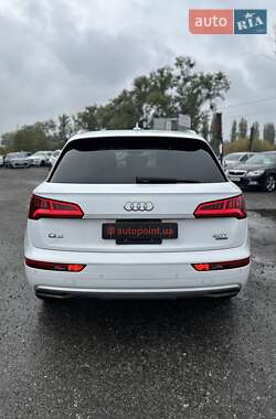 Внедорожник / Кроссовер Audi Q5 2018 в 