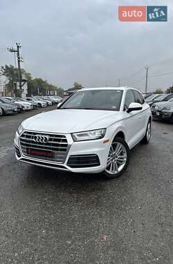 Внедорожник / Кроссовер Audi Q5 2018 в 