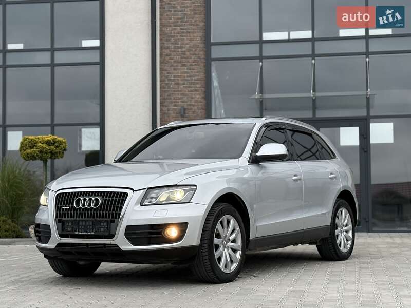 Внедорожник / Кроссовер Audi Q5 2010 в Тернополе