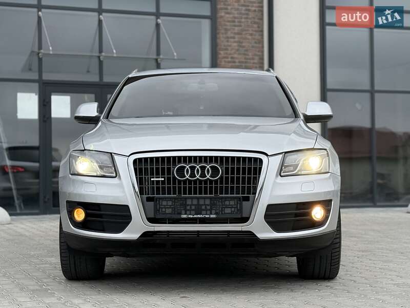 Внедорожник / Кроссовер Audi Q5 2010 в Тернополе