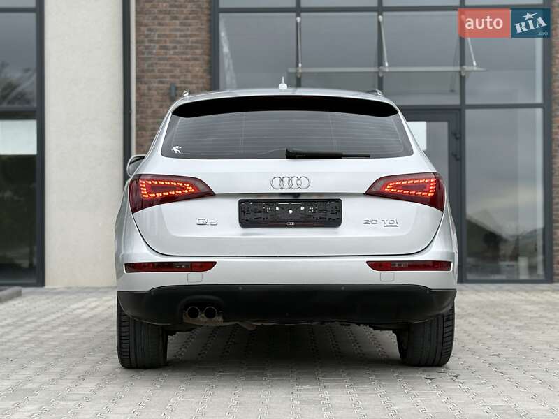 Внедорожник / Кроссовер Audi Q5 2010 в Тернополе
