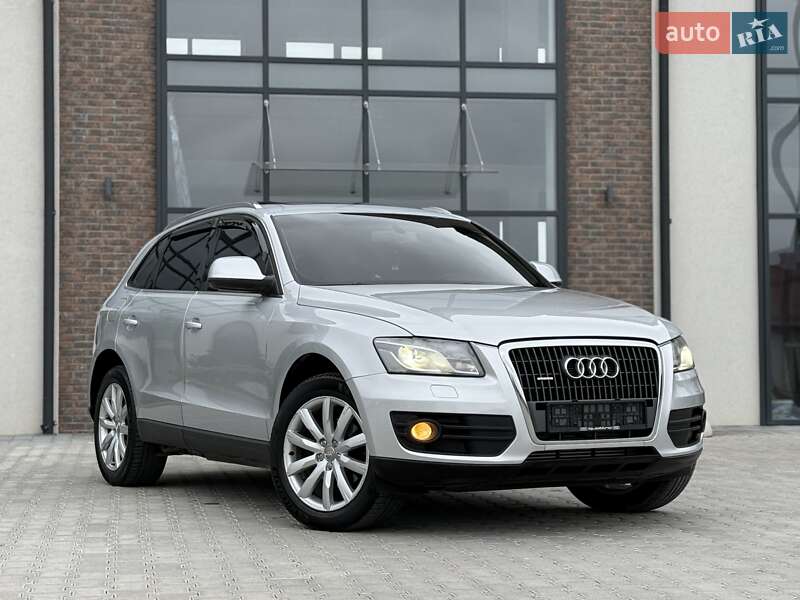 Внедорожник / Кроссовер Audi Q5 2010 в Тернополе