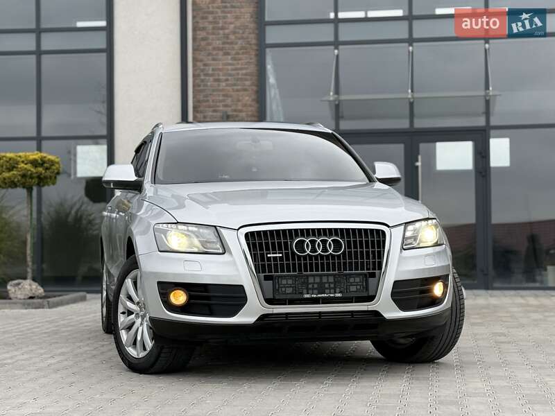 Внедорожник / Кроссовер Audi Q5 2010 в Тернополе