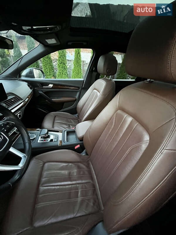 Позашляховик / Кросовер Audi Q5 2017 в Львові