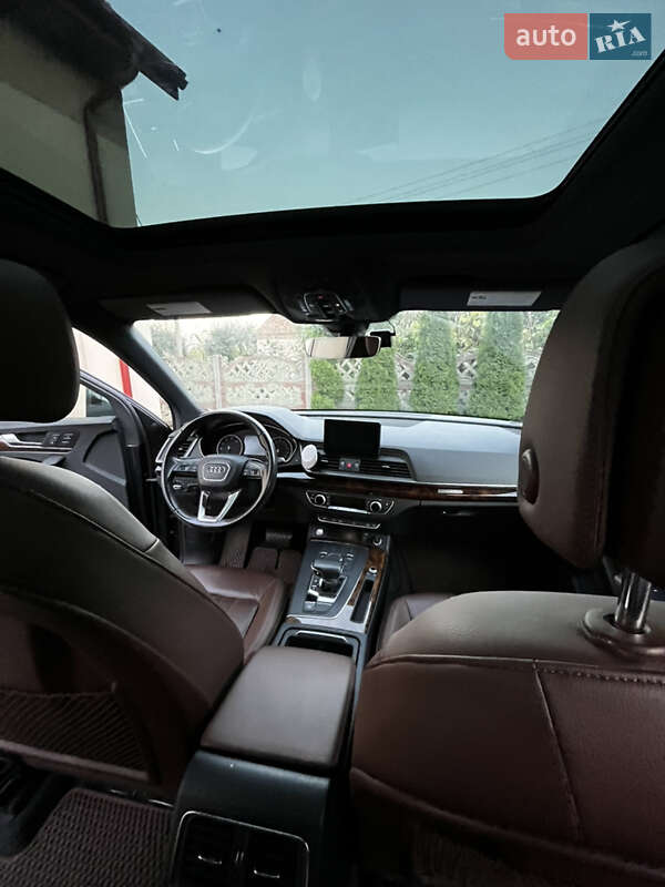 Позашляховик / Кросовер Audi Q5 2017 в Львові
