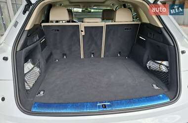 Позашляховик / Кросовер Audi Q5 2021 в 