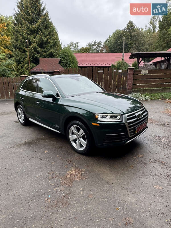 Внедорожник / Кроссовер Audi Q5 2017 в 