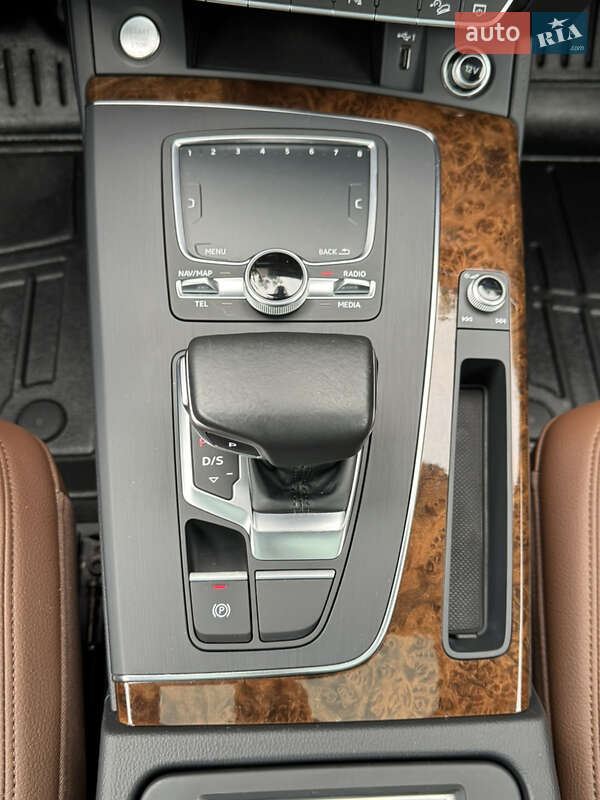 Внедорожник / Кроссовер Audi Q5 2017 в Ивано-Франковске