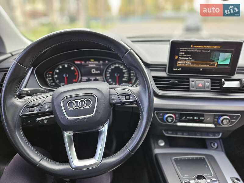 Позашляховик / Кросовер Audi Q5 2017 в Києві