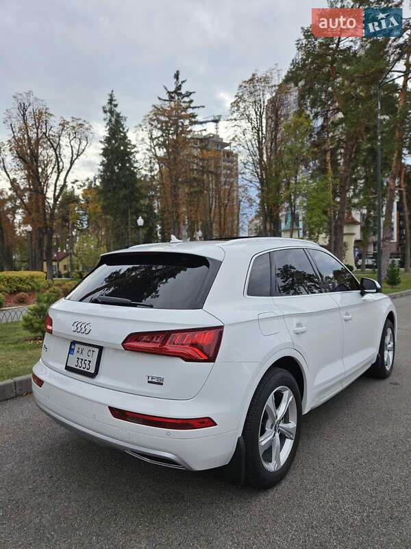 Позашляховик / Кросовер Audi Q5 2017 в Києві