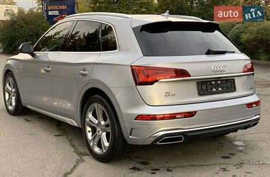 Внедорожник / Кроссовер Audi Q5 2021 в 