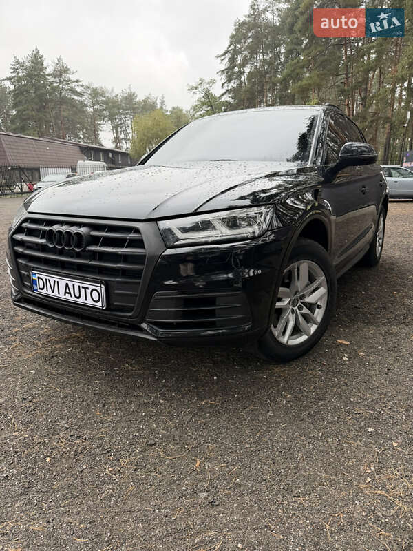Позашляховик / Кросовер Audi Q5 2019 в Києві