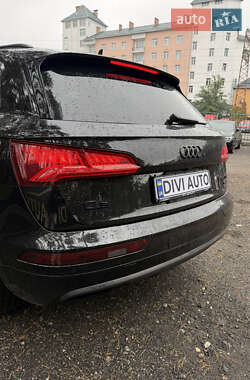 Позашляховик / Кросовер Audi Q5 2019 в 