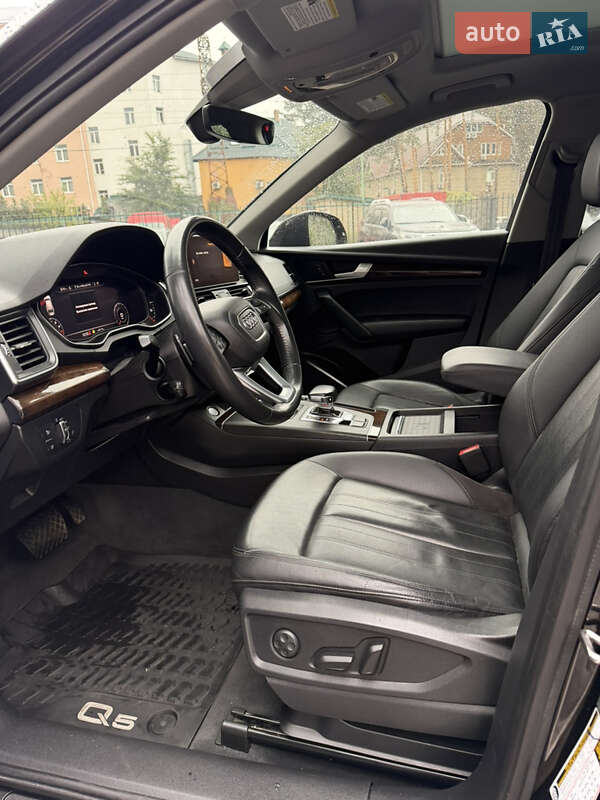 Позашляховик / Кросовер Audi Q5 2019 в Києві