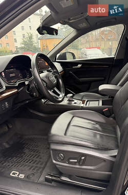 Позашляховик / Кросовер Audi Q5 2019 в 