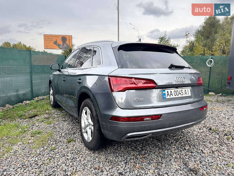 Позашляховик / Кросовер Audi Q5 2019 в Києві