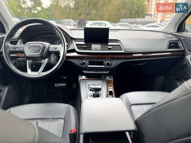 Позашляховик / Кросовер Audi Q5 2019 в Києві