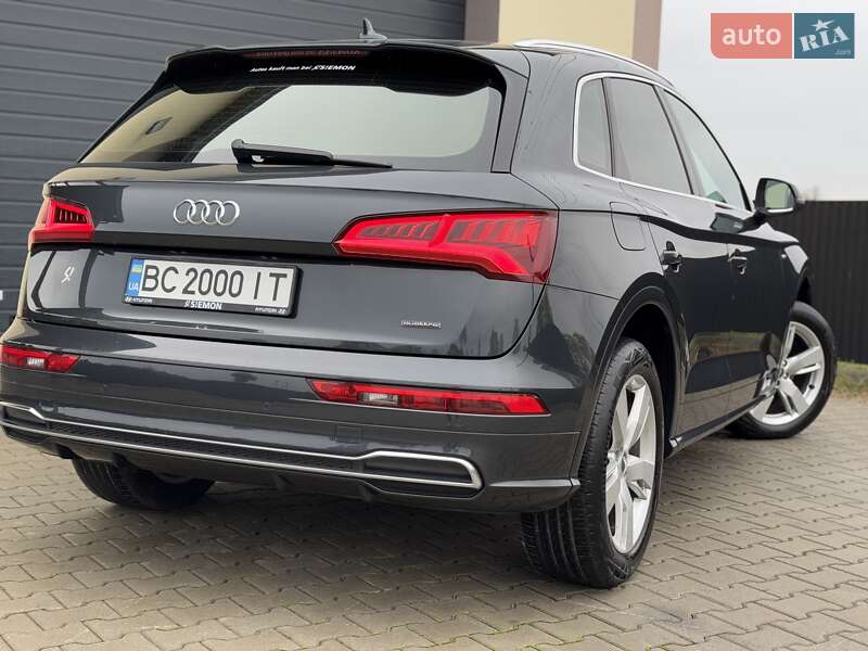 Внедорожник / Кроссовер Audi Q5 2017 в Стрые