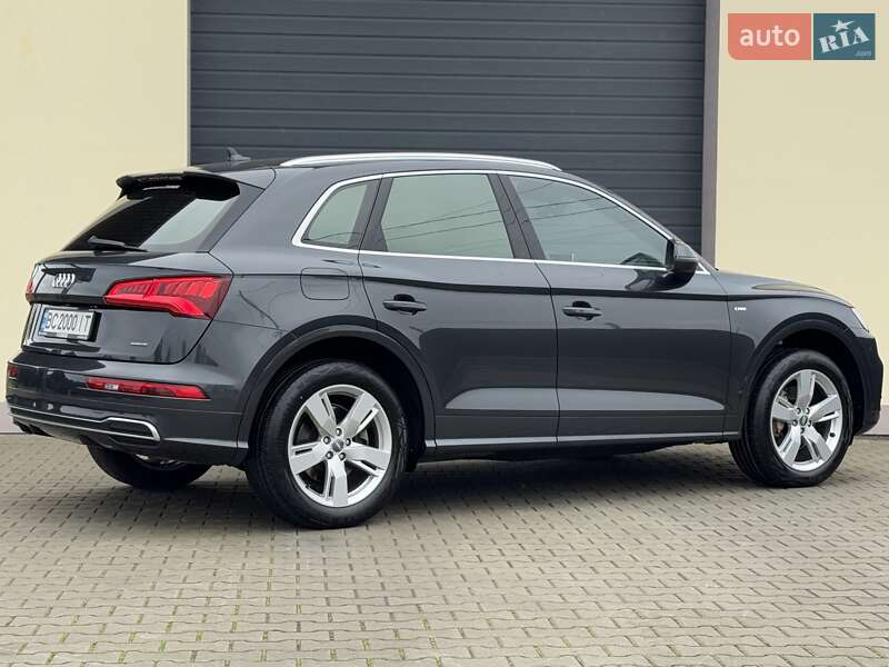 Внедорожник / Кроссовер Audi Q5 2017 в Стрые