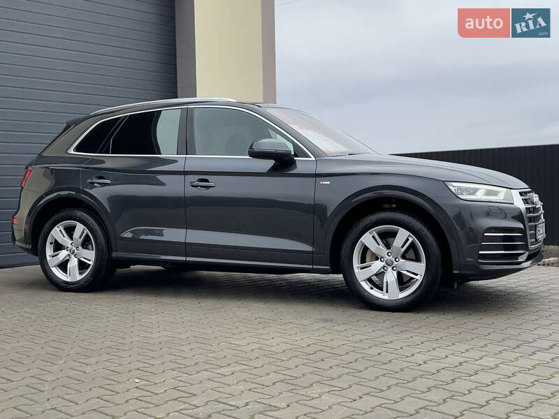 Внедорожник / Кроссовер Audi Q5 2017 в Стрые