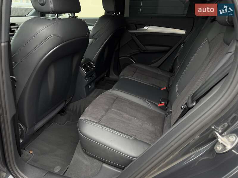 Внедорожник / Кроссовер Audi Q5 2017 в Стрые