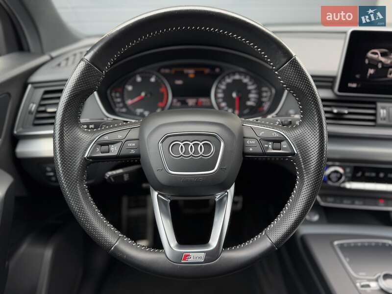 Внедорожник / Кроссовер Audi Q5 2017 в Стрые