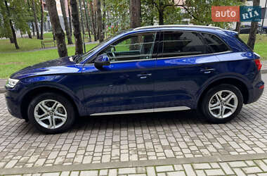 Позашляховик / Кросовер Audi Q5 2018 в 