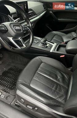 Внедорожник / Кроссовер Audi Q5 2017 в 
