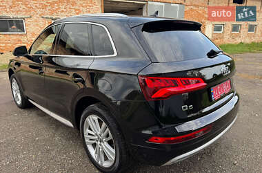 Внедорожник / Кроссовер Audi Q5 2020 в 