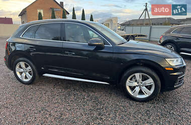 Внедорожник / Кроссовер Audi Q5 2018 в 