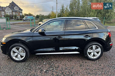 Внедорожник / Кроссовер Audi Q5 2018 в 