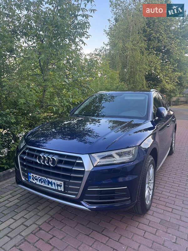 Внедорожник / Кроссовер Audi Q5 2017 в Ужгороде