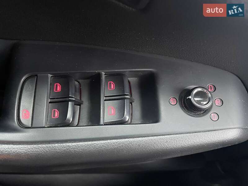 Внедорожник / Кроссовер Audi Q5 2011 в Киеве