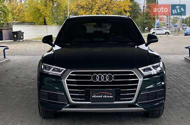 Внедорожник / Кроссовер Audi Q5 2018 в 